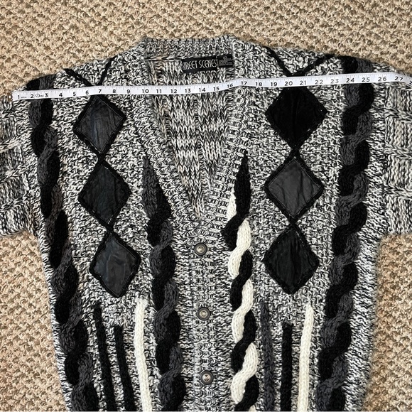 Vintage 80s Street Scenes Chunky Knit Leather Patches Cardigan - Black & White - Picture 13 of 15